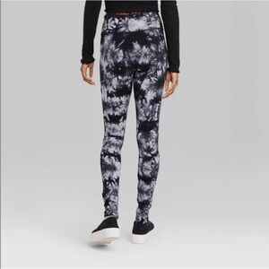 Wild Fable soft and stretchy Black and White Tie-Dye Leggings XS